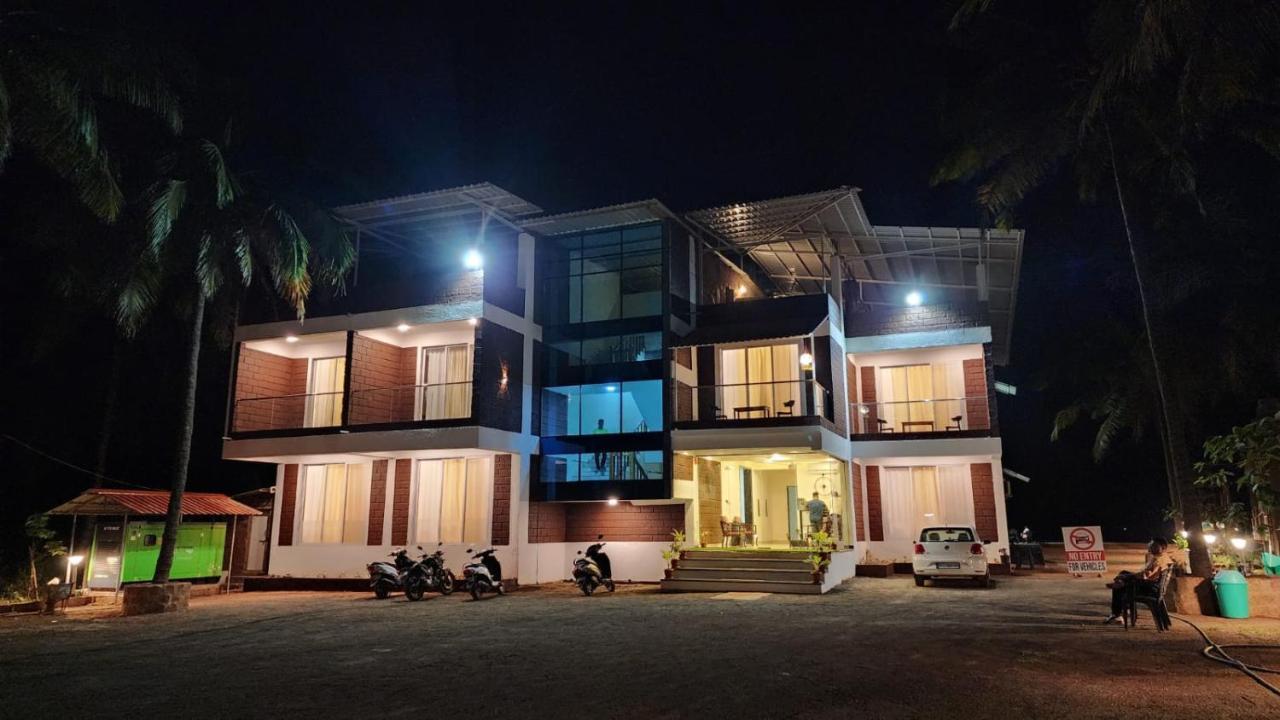 Coastal Bay Beach Resort Harnai エクステリア 写真