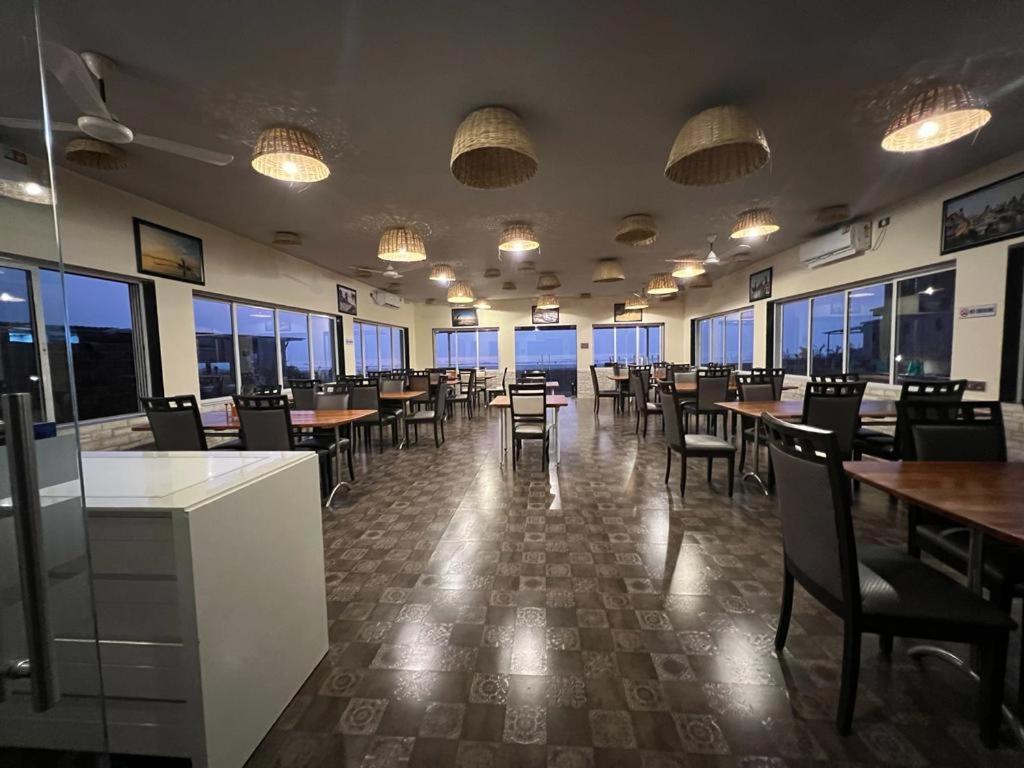 Coastal Bay Beach Resort Harnai エクステリア 写真